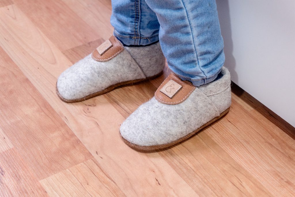 Wollhausschuhe in Braun für Kleinkinder